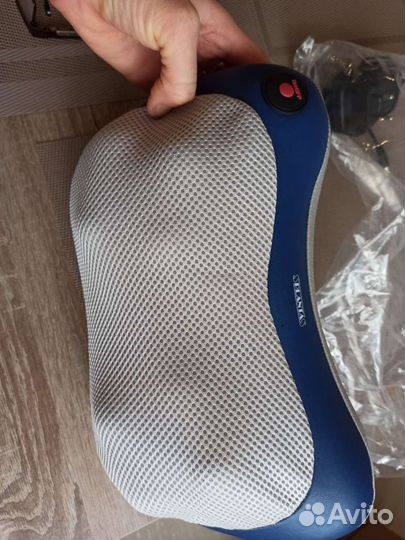 Массажная подушка для шеи