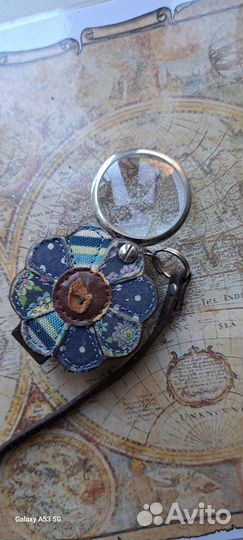 Часы с лупой кварцевые