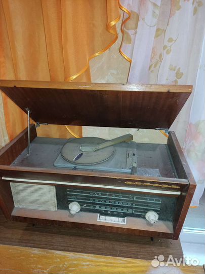 Радиола рекорд 61
