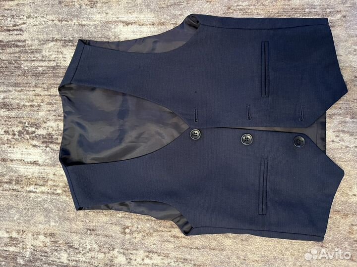Костюм школьный темного цвета рост 122