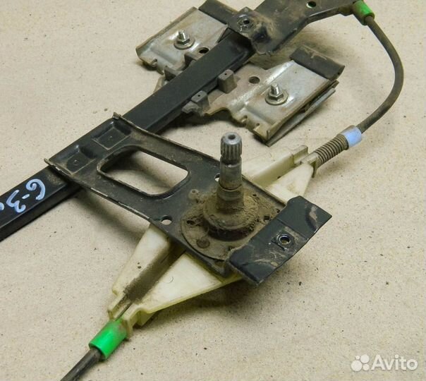Стеклоподъемник задний левый VW Golf 3