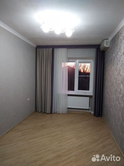 Поклейка обоев, жидкие обои,покраска