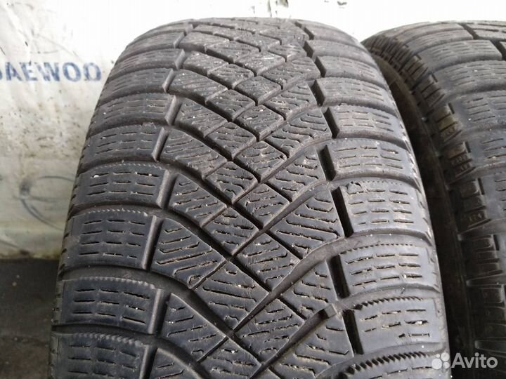 Pirelli Ice Zero FR 215/55 R16 97T