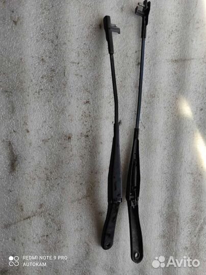 Поводок стеклоочистителя Opel Astra H