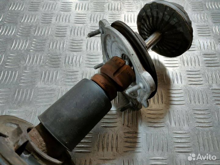 Амортизатор передний Audi A7 4G 2012 4G8413031J