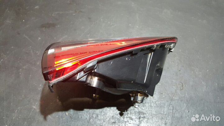 Фонарь крышки багажника правый Porsche Cayenne 958