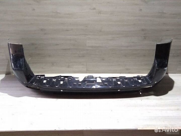 Бампер задний Toyota