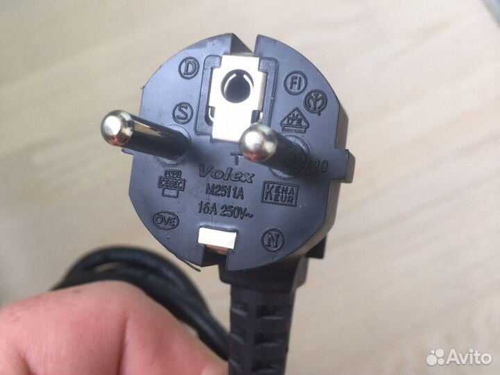 Кабель питания 220 В фирмы Volex угловой разъём