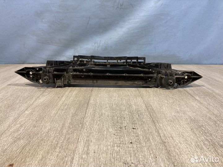 Диффузор радиатора Toyota Corolla 150