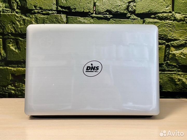 Ноутбук DNS Core i3