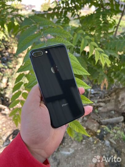 iPhone 8 Plus, 64 ГБ