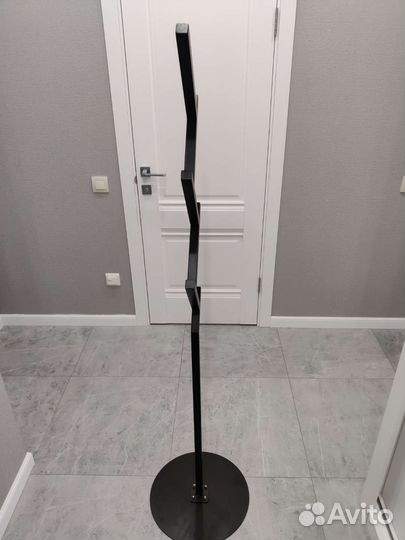 Вешалка дизайнерская напольная