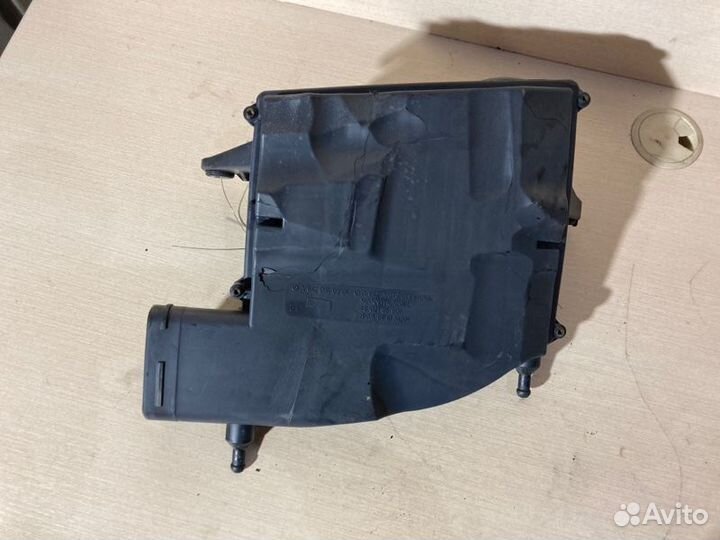 Корпус воздушного фильтра Mercedes Ml W164 OM642