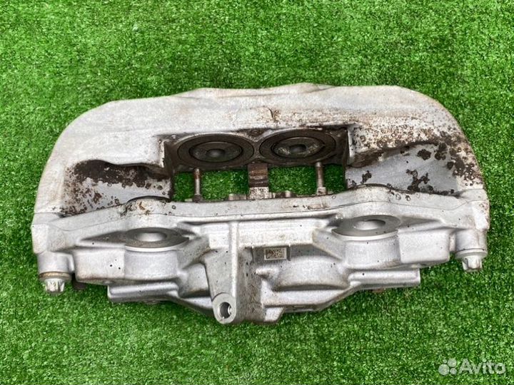 Суппорт тормозной передний левый Mercedes-Benz