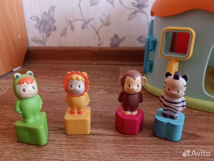 Домик сортер с игрушками