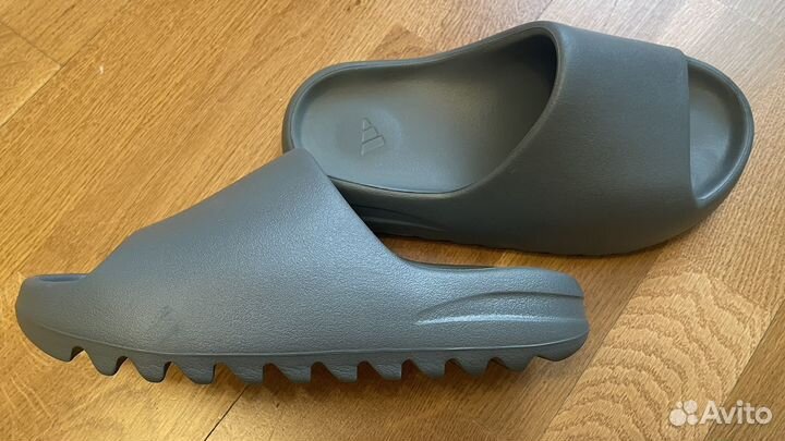 Сланцы adidas yeezy slide(оригинал) 23,5 см-стопа