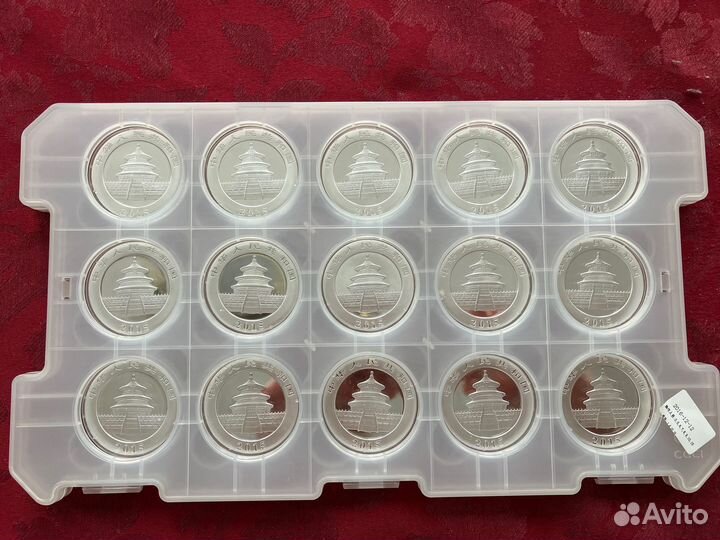 Серебро 10 юаней Китай Панды 2011-2023 года