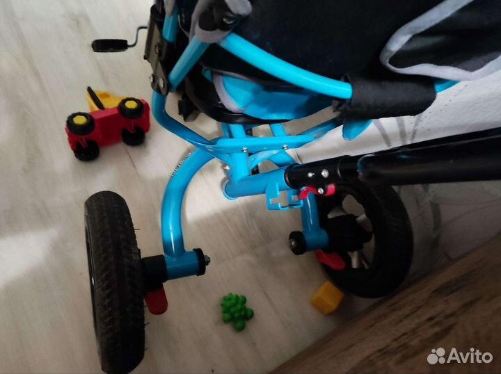 Трехколесный велосипед