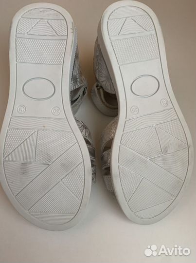 Босоножки для девочки 30 размер новые