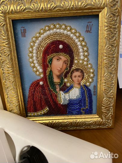 Икона Богоматери с младенцем бисер