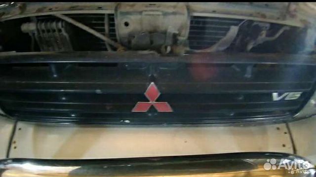 Решетка радиатора Мицубиси Паджеро 2