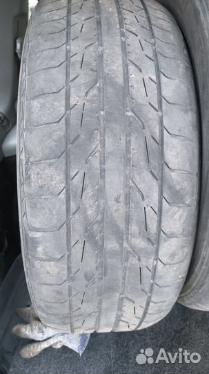 Toyo H09 215/55 R17 94T