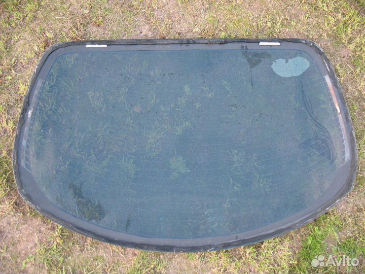 Заднее стекло седан Nissan Primera P12