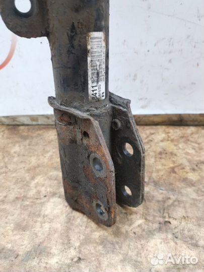 Стойка передняя правая Chevrolet Captiva C 140 2.2