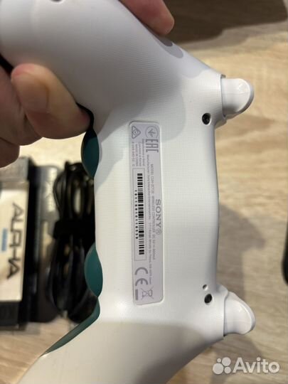 Sony Dualshock 4 alpine green, с аксуссуарами