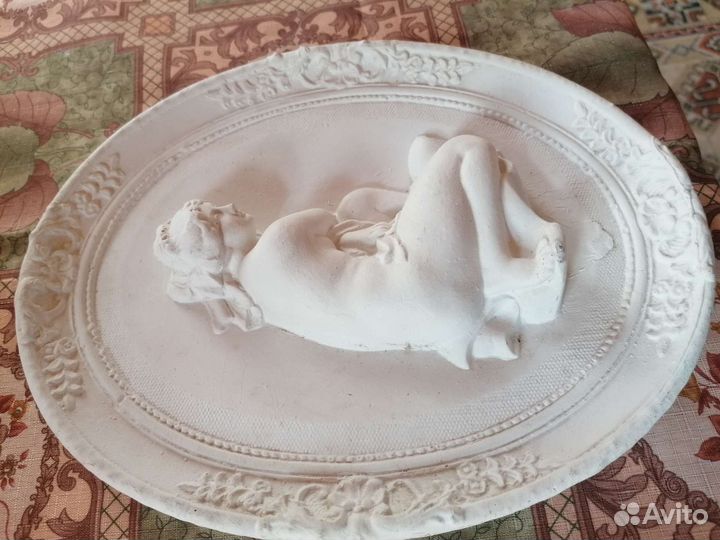 Гипсовое панно барельеф