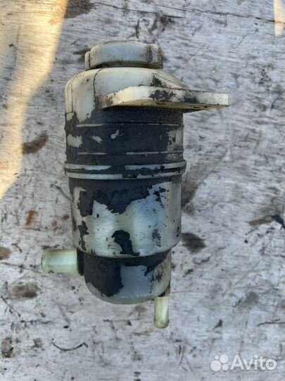 Бачок гур Mitsubishi Pajero 4