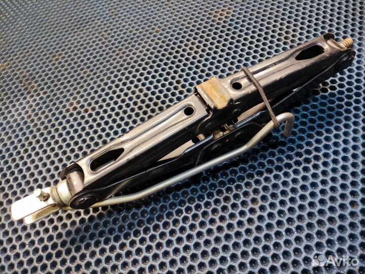 Домкрат LADA xray