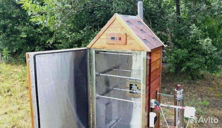 Коптильня с крючками для мяса