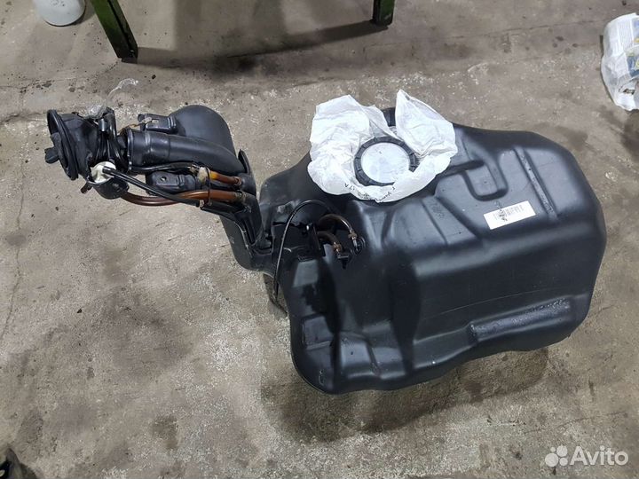 Топливный бак Volkswagen Passat B3