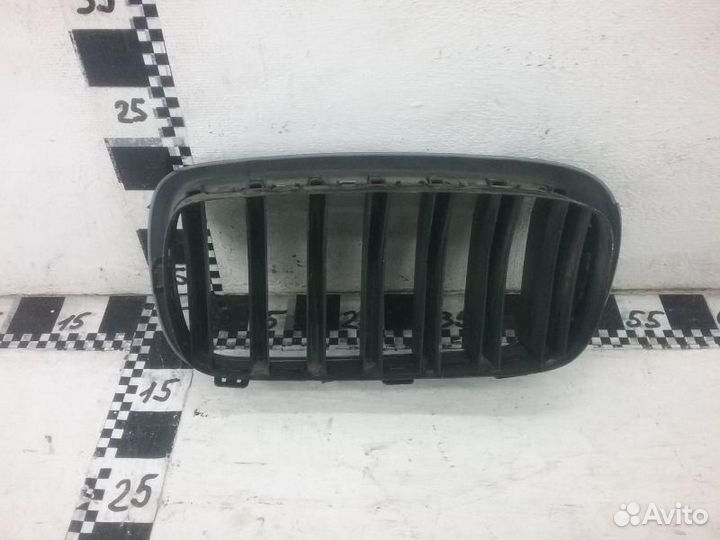 Решётка радиатора правая 