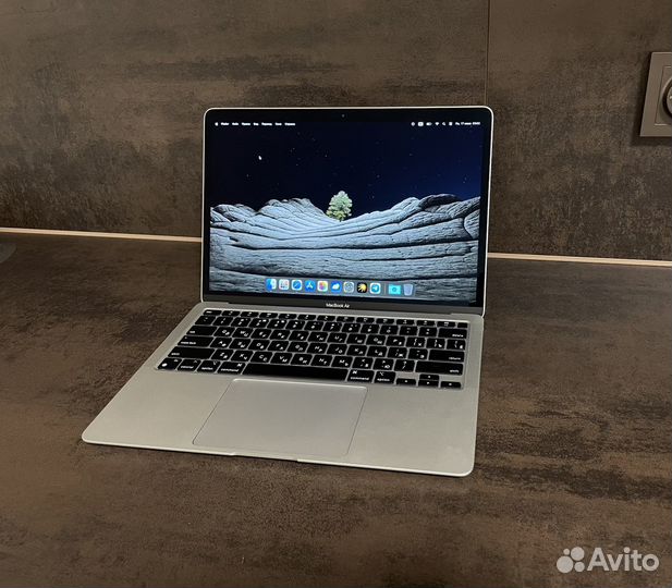 Macbook Air 13 m1 8/256 (Silver)