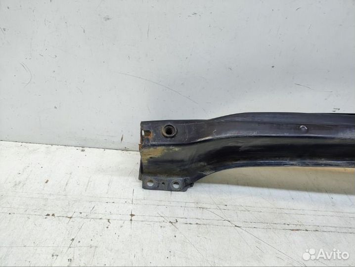 Усилитель бампера задний Volkswagen Touareg 2