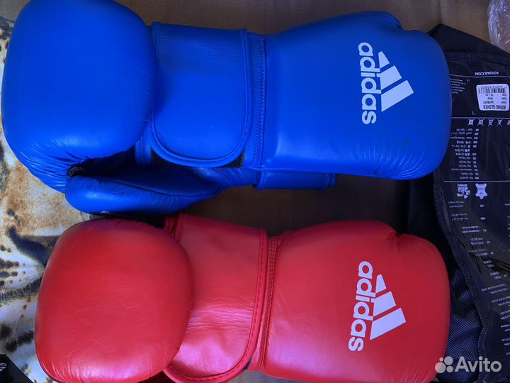 Боксерские перчатки 10 oz adidas кожаные
