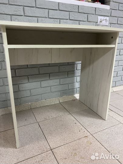 Письменный стол