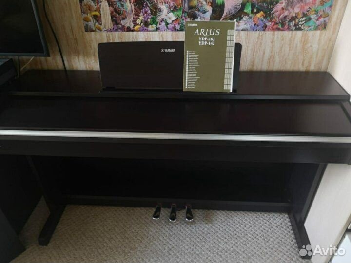 Цифровое пианино Yamaha Arius YDP-142
