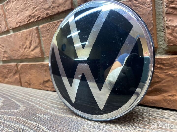 Эмблема решётку радиатора Volkswagen Tiguan 2020+