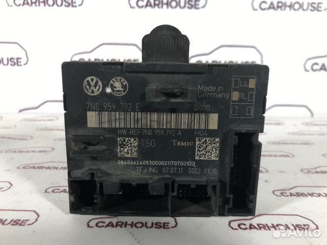 Блок управления дверьми передний правый Skoda Yeti