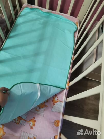 Детская кроватка с поперечным маятником