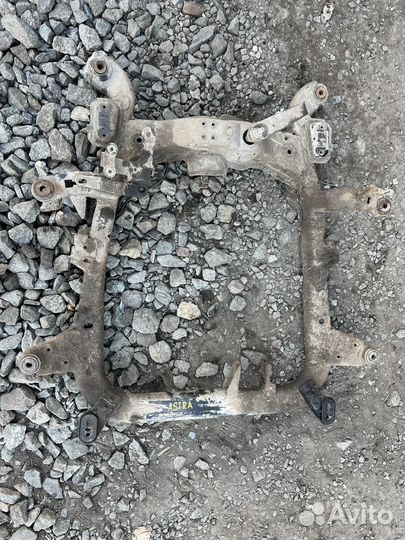 Подрамник Opel Astra H