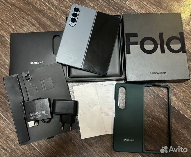 Samsung Galaxy Z Fold4, 12/256 ГБ