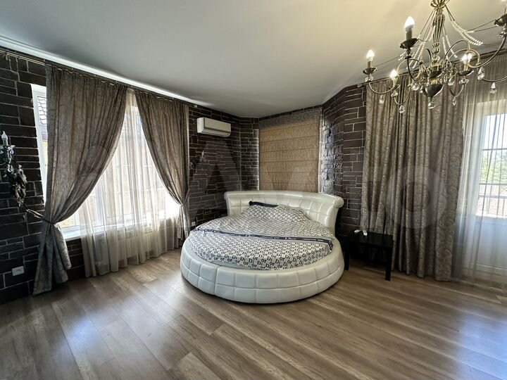 Дом 170 м² на участке 2 сот.