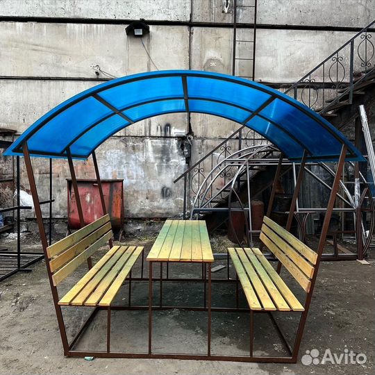 Беседка из поликарбоната для дачи