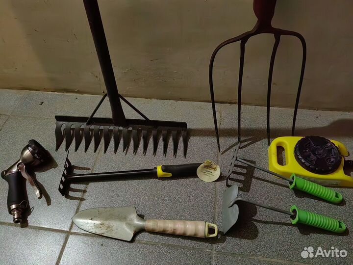 Грабли. Тяпка ручная. Грабли ручные