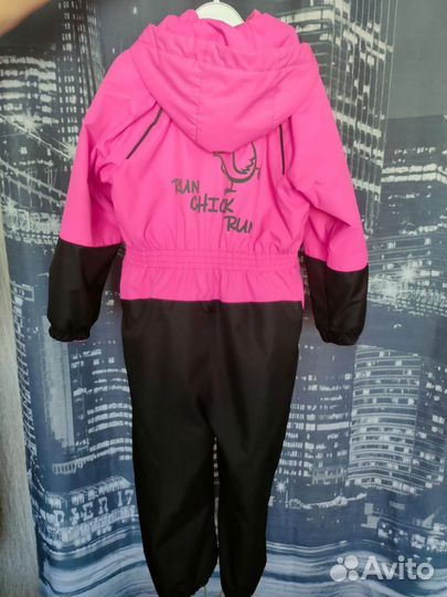 Демисезонный комбинезон для девочки