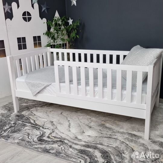 Детская кровать из массива